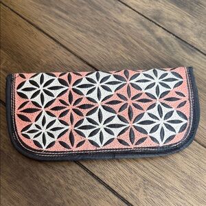 Chic Black and Pink Geometric Sunglass Case